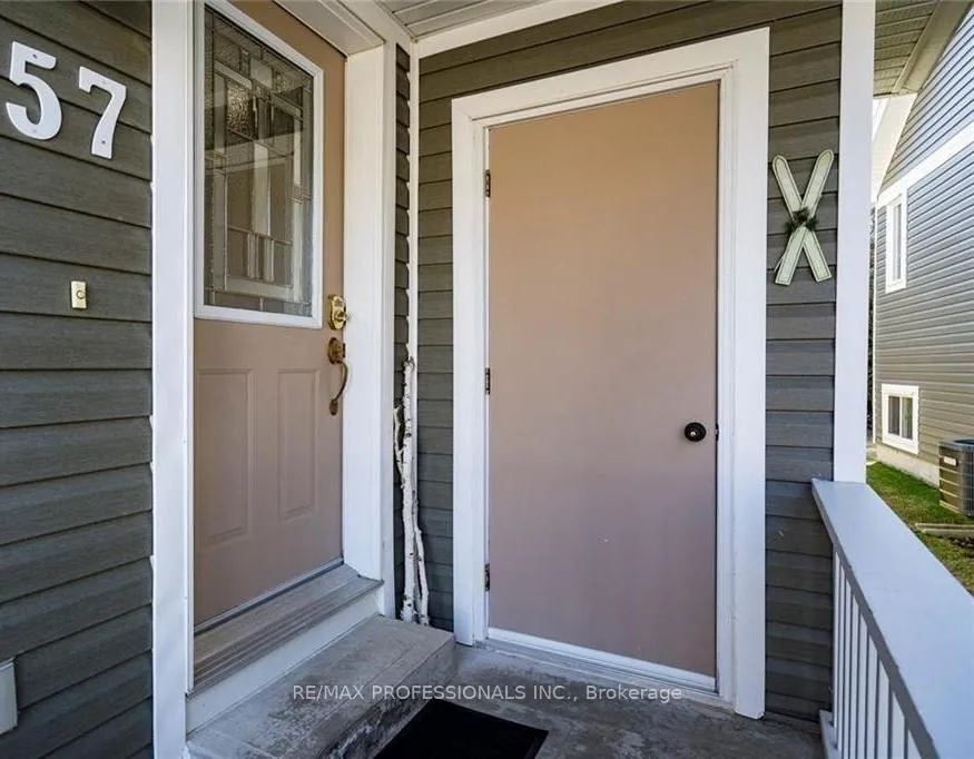 Photo 2 of 57 Green Briar Drive, Collingwood — HOMEH