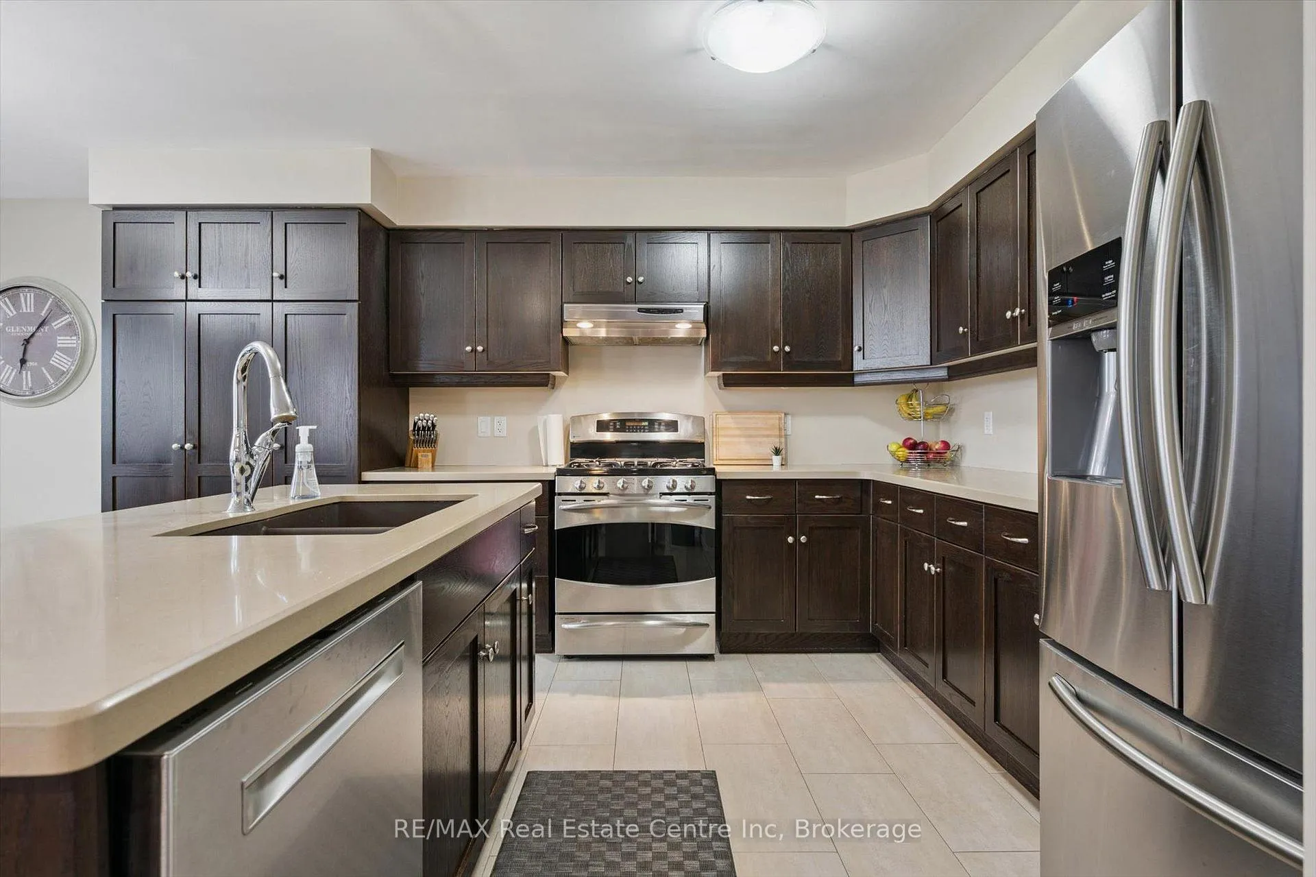 Photo 3 of 94 Cityview Drive N, Guelph, Grange Road — HOMEH