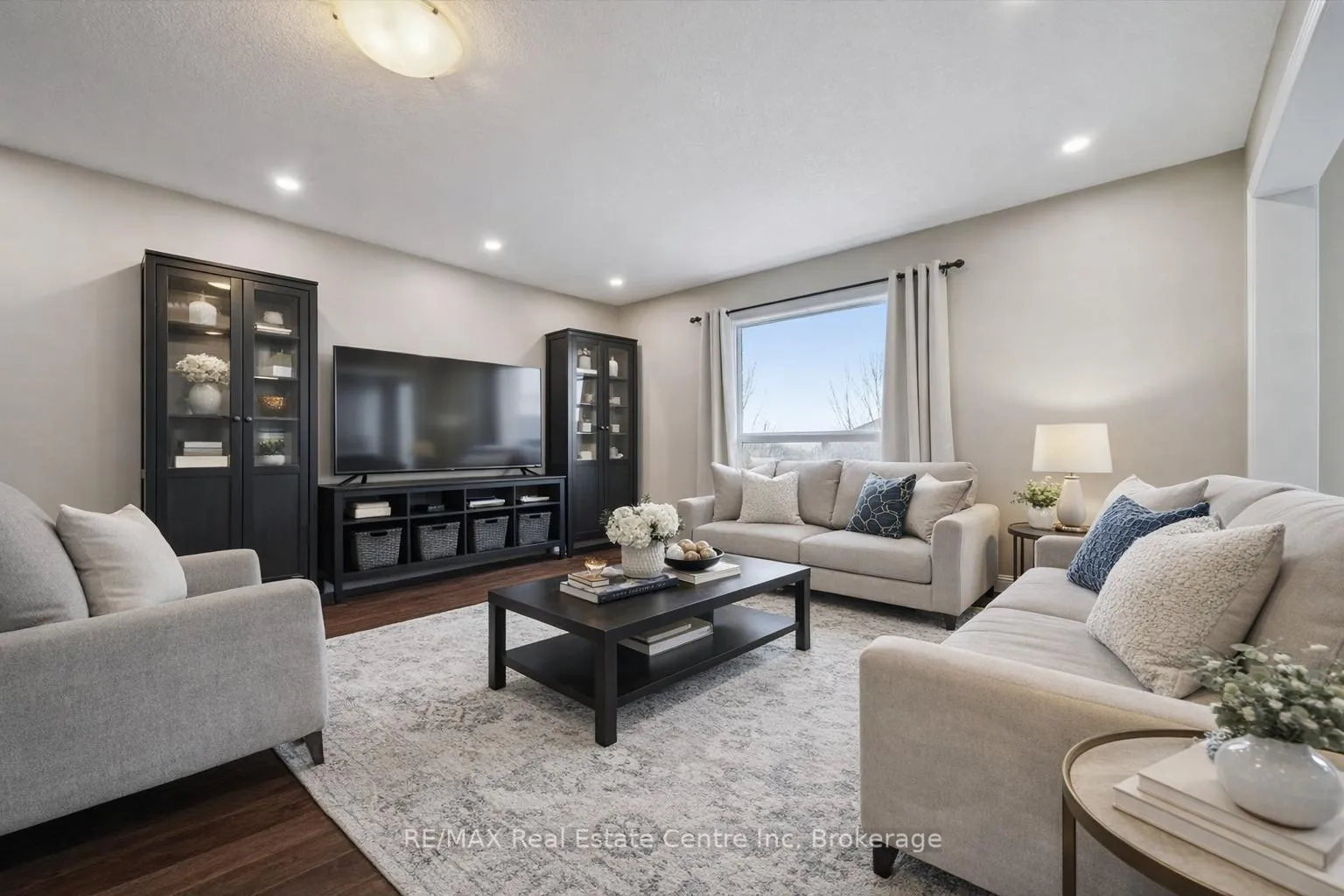 Photo 7 of 94 Cityview Drive N, Guelph, Grange Road — HOMEH