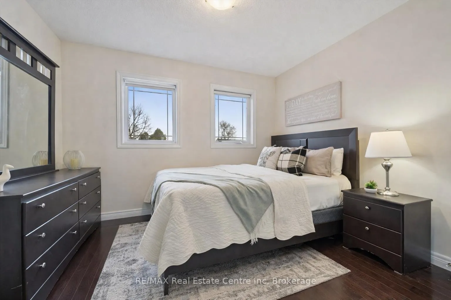 Photo 14 of 94 Cityview Drive N, Guelph, Grange Road — HOMEH