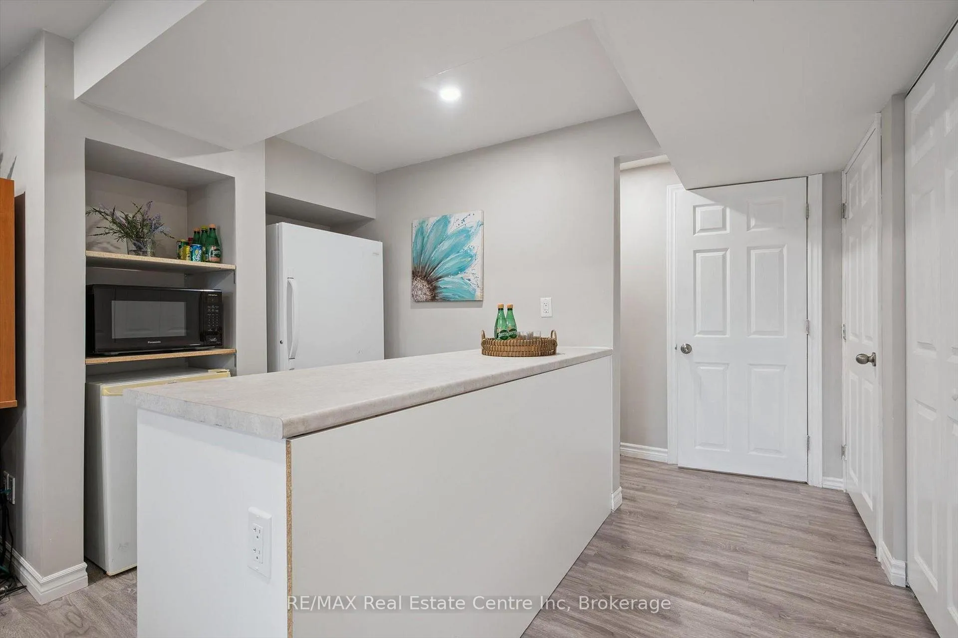 Photo 18 of 94 Cityview Drive N, Guelph, Grange Road — HOMEH
