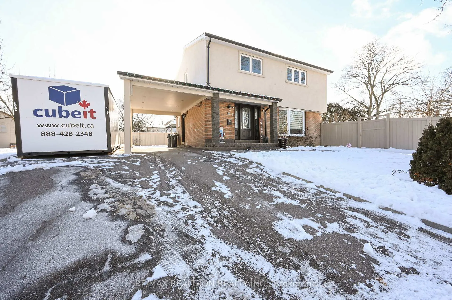 Photo 4 of Unit Main, 11 Midhurst Drive, Etobicoke, West Humber-Clairville — HOMEH