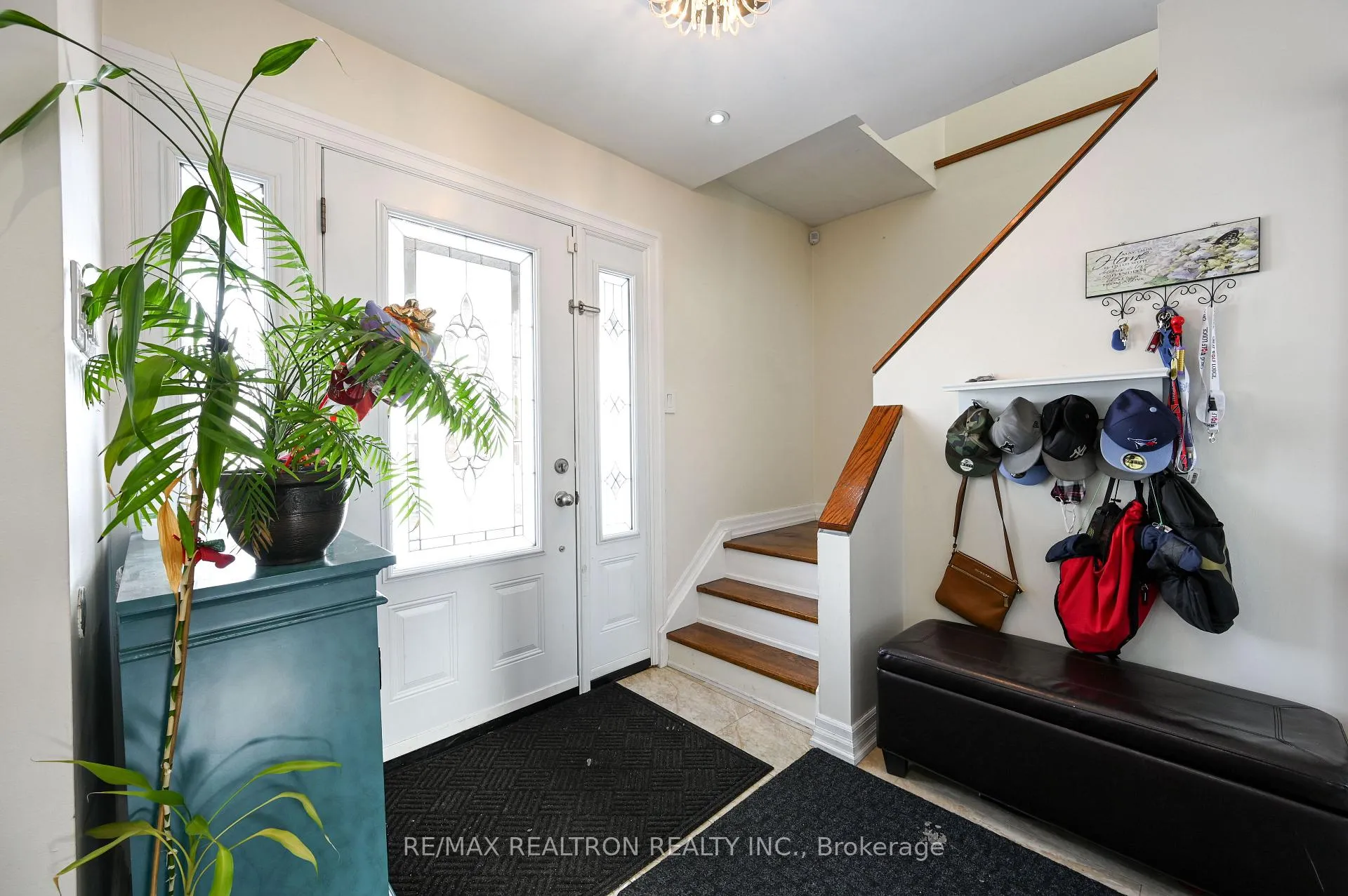 Photo 8 of Unit Main, 11 Midhurst Drive, Etobicoke, West Humber-Clairville — HOMEH