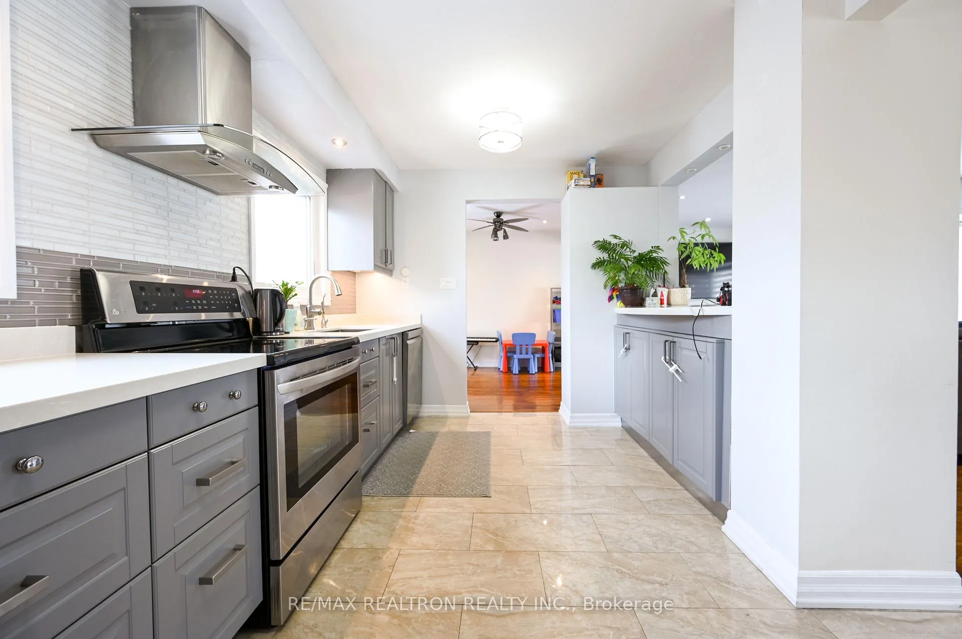 Photo 19 of Unit Main, 11 Midhurst Drive, Etobicoke, West Humber-Clairville — HOMEH