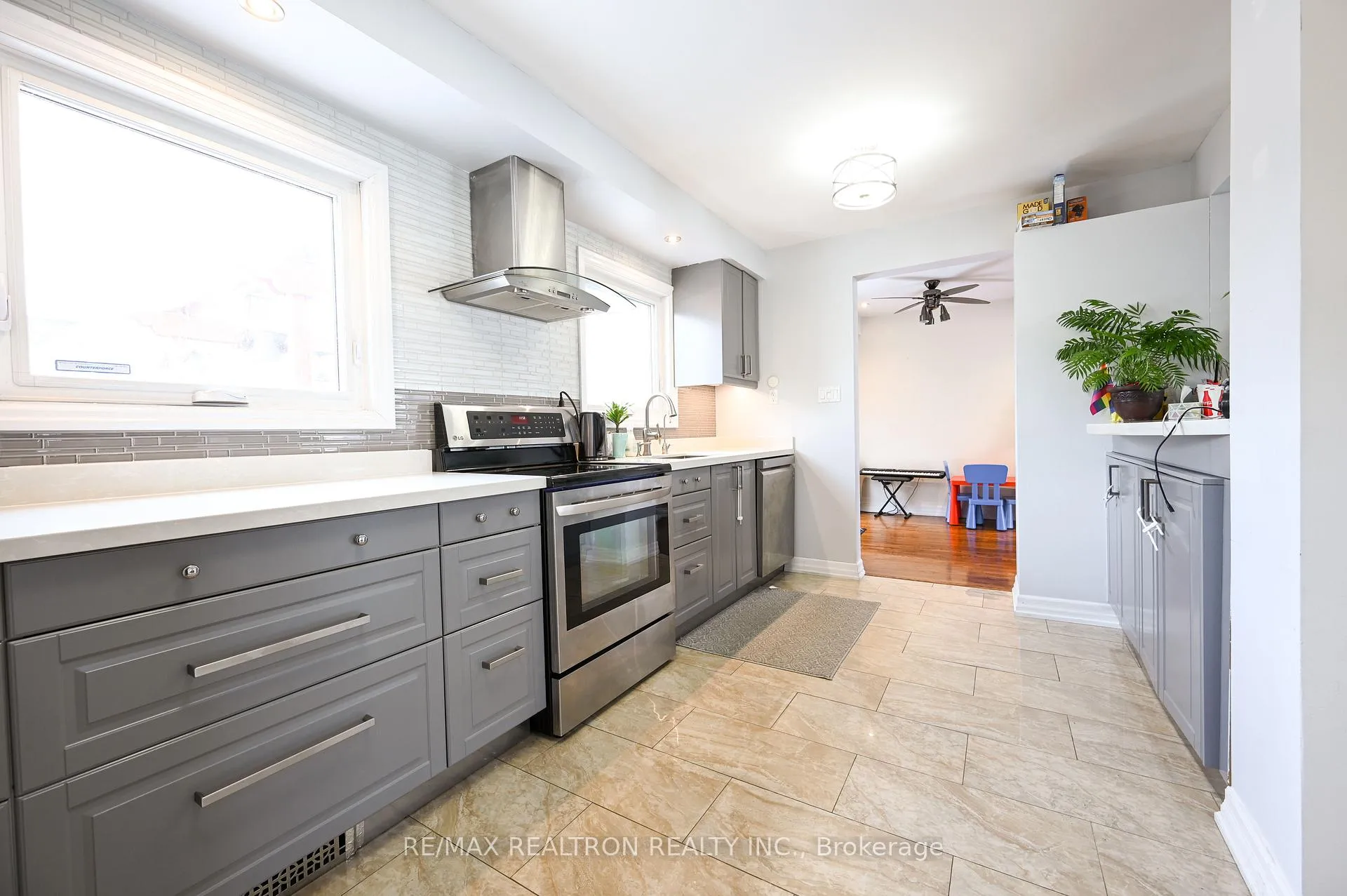Photo 20 of Unit Main, 11 Midhurst Drive, Etobicoke, West Humber-Clairville — HOMEH