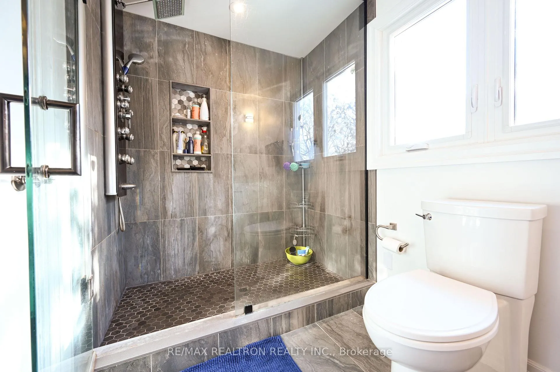 Photo 30 of Unit Main, 11 Midhurst Drive, Etobicoke, West Humber-Clairville — HOMEH
