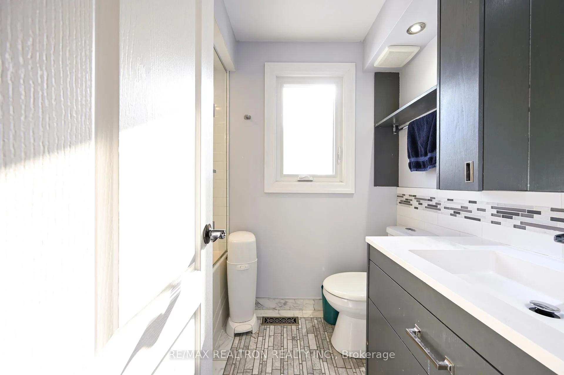Photo 36 of Unit Main, 11 Midhurst Drive, Etobicoke, West Humber-Clairville — HOMEH
