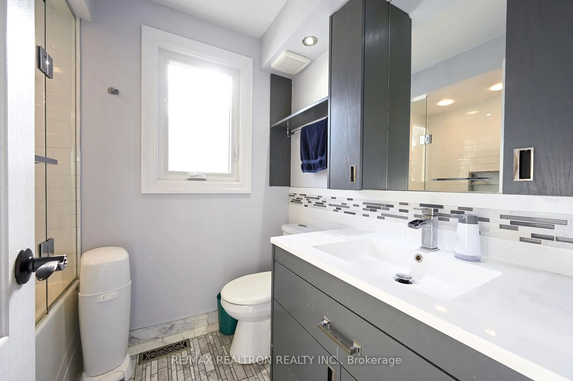 Photo 37 of Unit Main, 11 Midhurst Drive, Etobicoke, West Humber-Clairville — HOMEH