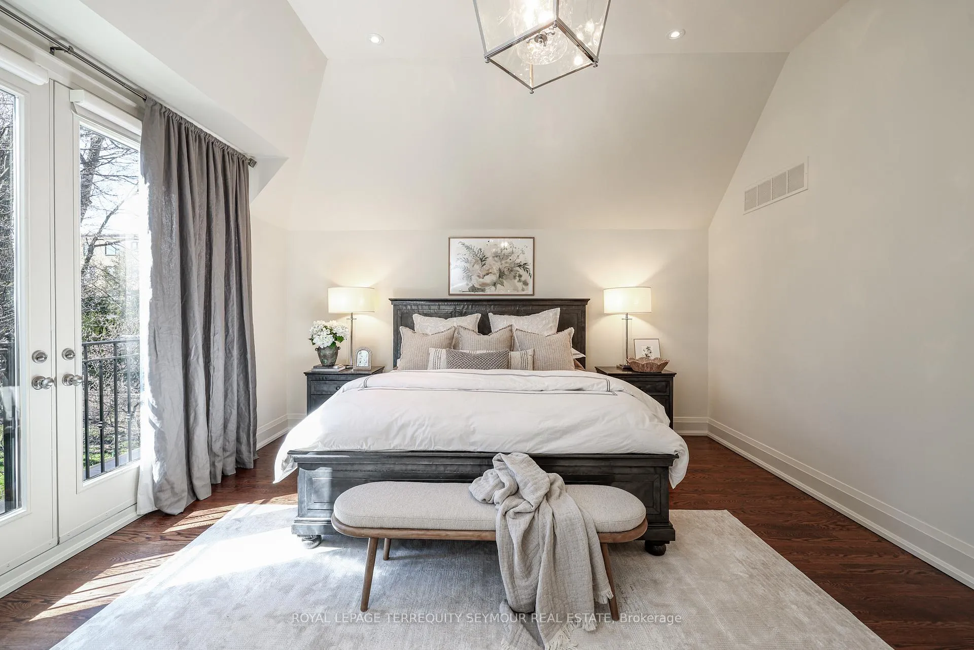 Photo 29 of 344 Bessborough Drive, Toronto, Leaside — HOMEH