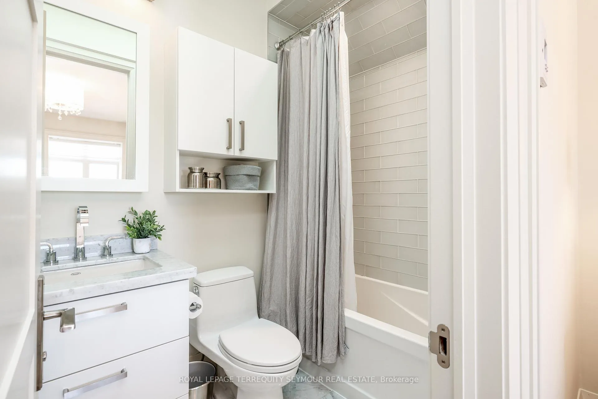 Photo 34 of 344 Bessborough Drive, Toronto, Leaside — HOMEH