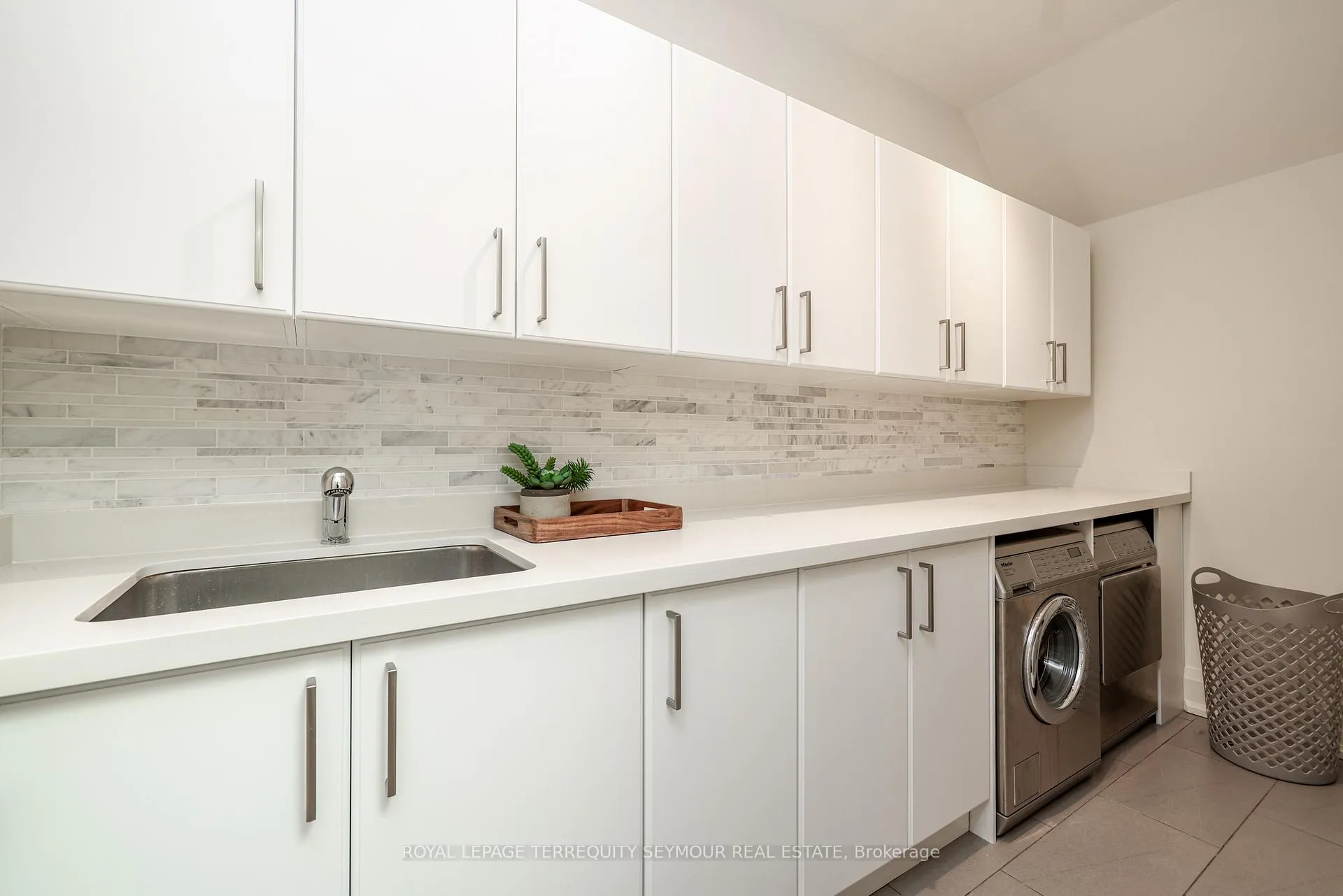 Photo 37 of 344 Bessborough Drive, Toronto, Leaside — HOMEH