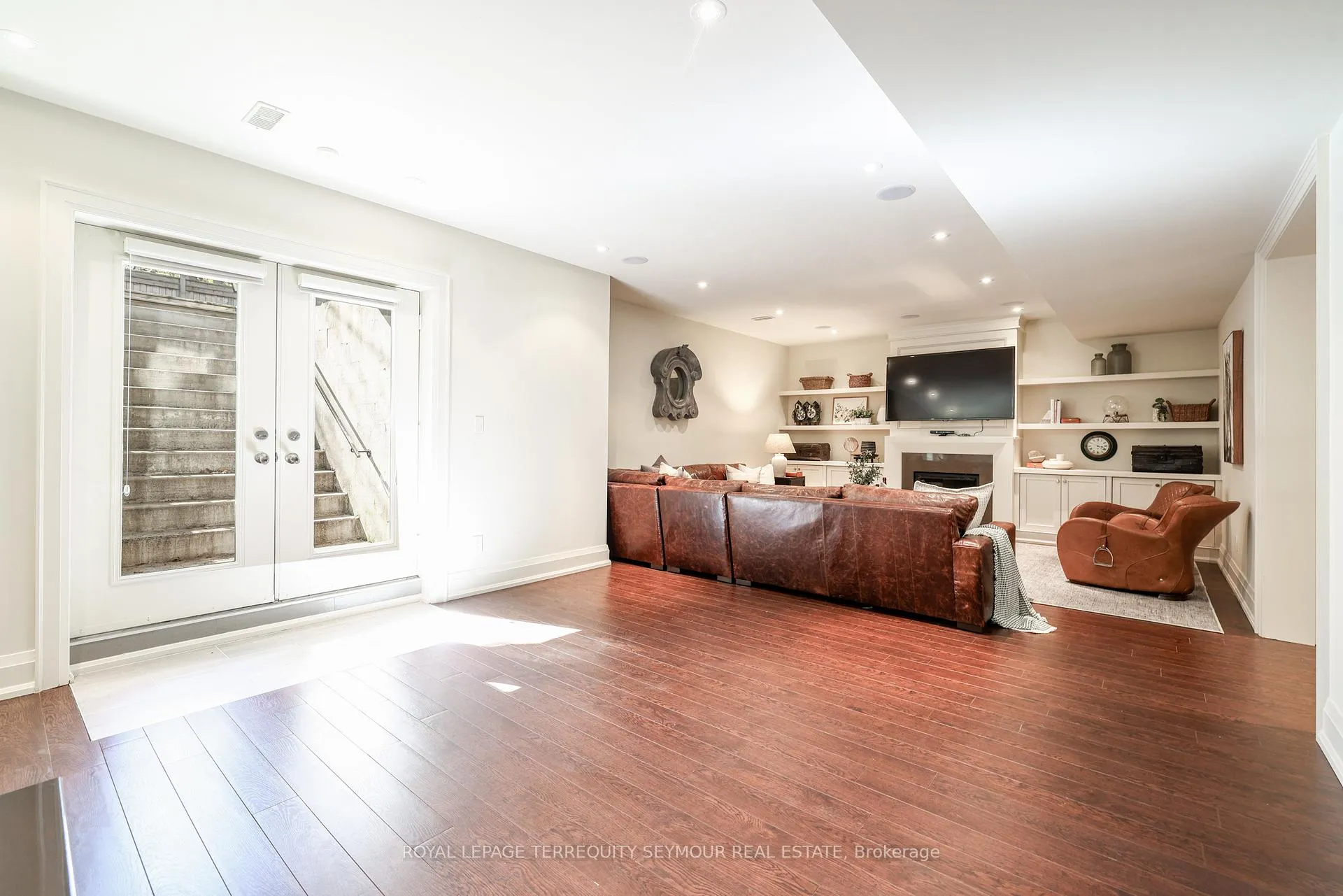 Photo 39 of 344 Bessborough Drive, Toronto, Leaside — HOMEH
