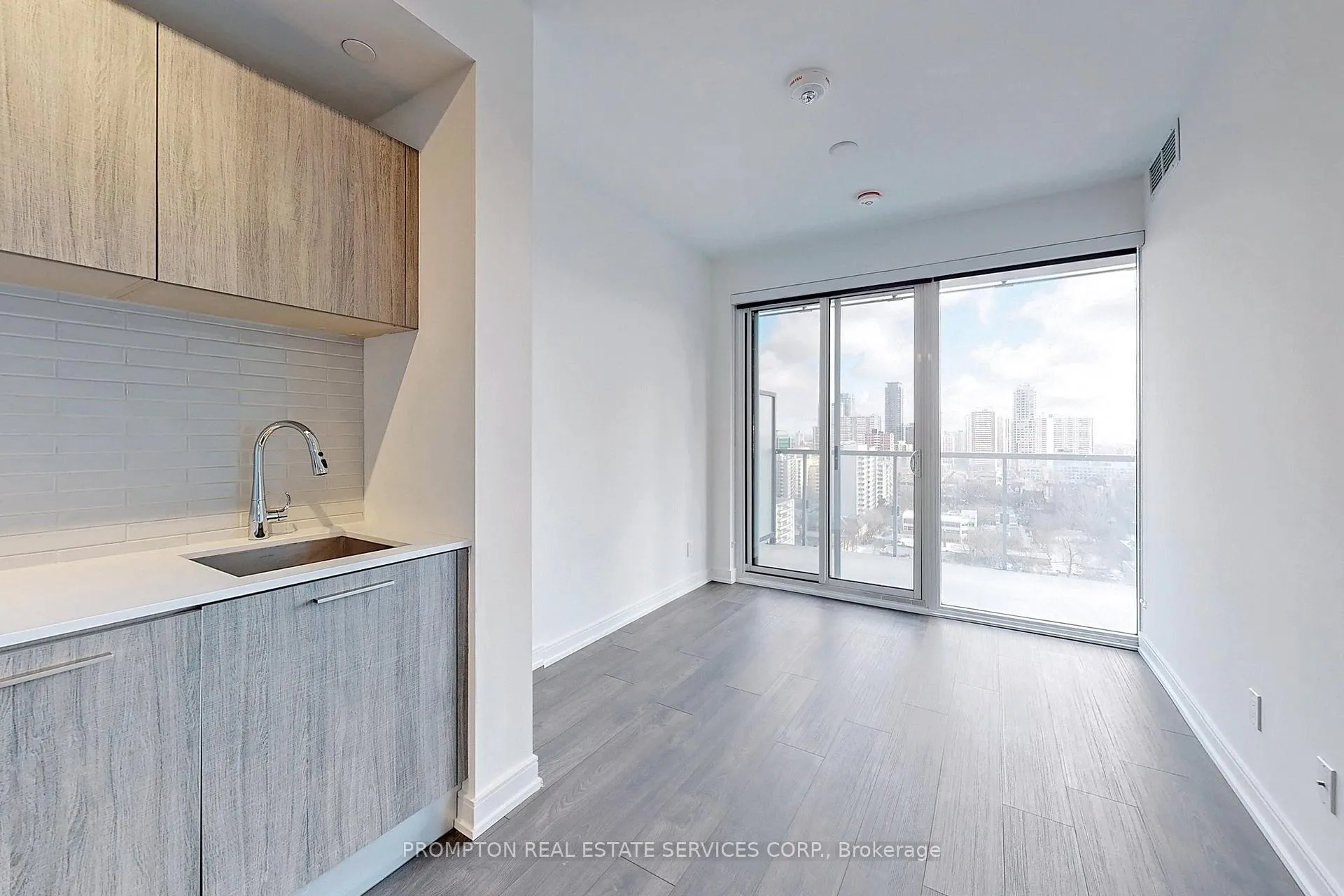 Photo 7 of Unit 2904, 3 Gloucester Street, Toronto, Church-Yonge Corridor — HOMEH