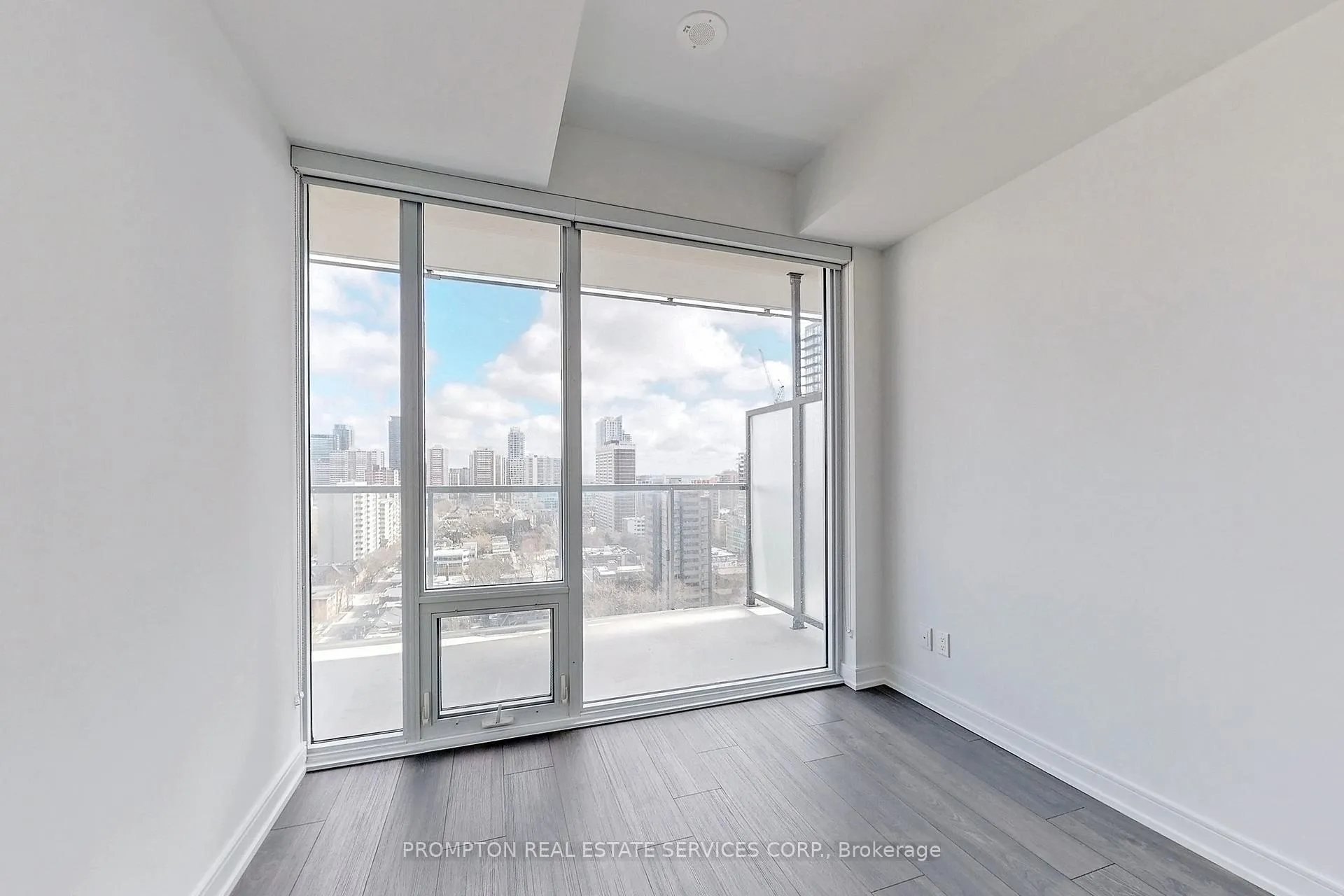 Photo 12 of Unit 2904, 3 Gloucester Street, Toronto, Church-Yonge Corridor — HOMEH
