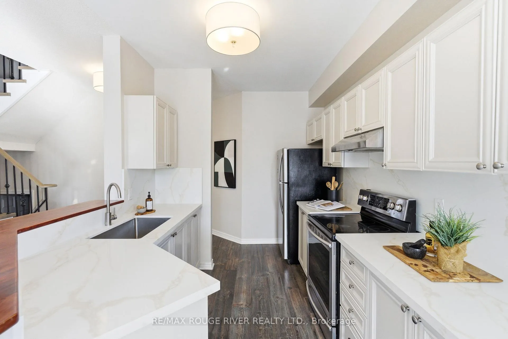 Photo 11 of 46 Sandford Crescent, Whitby, Rolling Acres — HOMEH