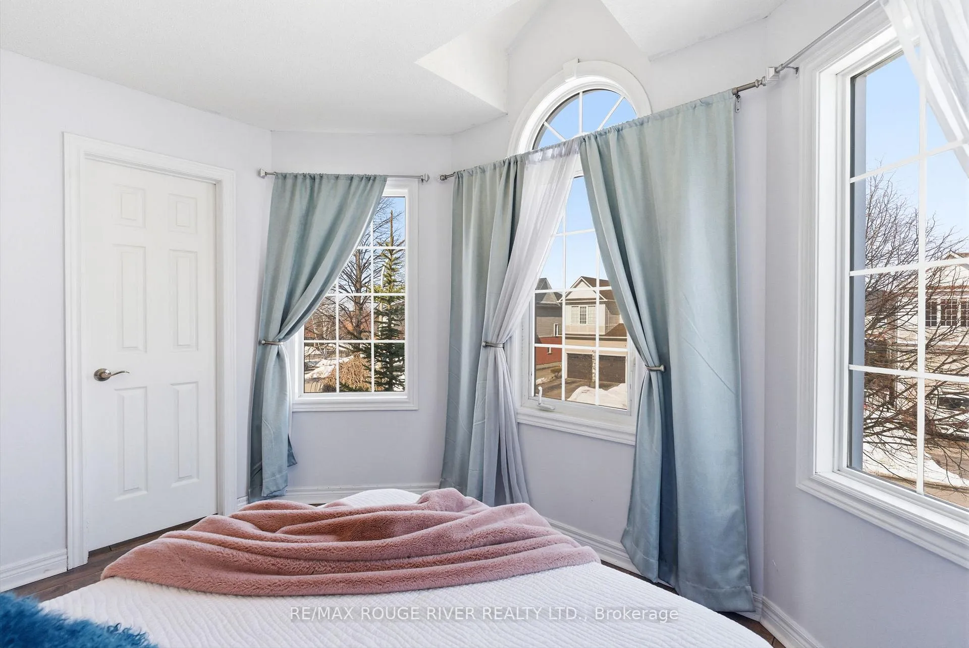 Photo 33 of 46 Sandford Crescent, Whitby, Rolling Acres — HOMEH
