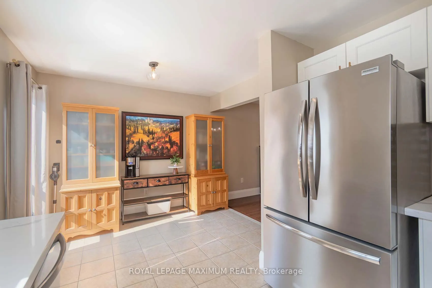 Photo 7 of 29 Barr Crescent, Aurora, Bayview Northeast — HOMEH