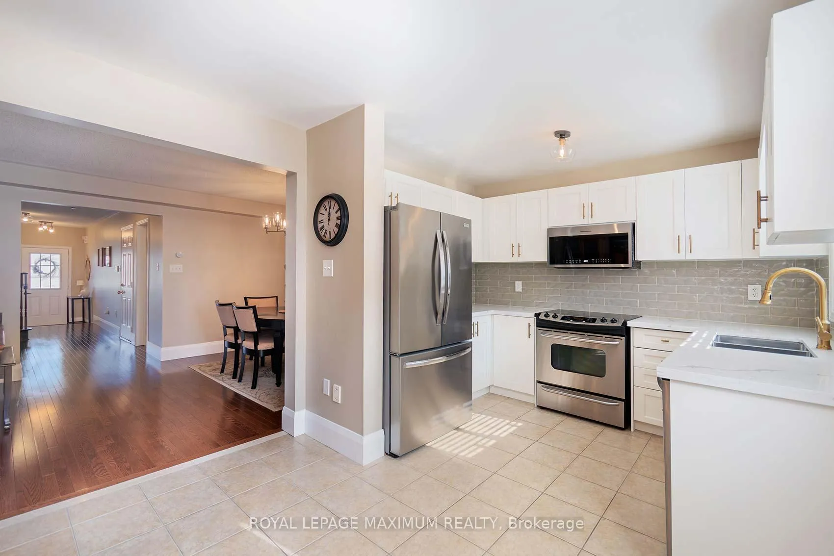 Photo 8 of 29 Barr Crescent, Aurora, Bayview Northeast — HOMEH