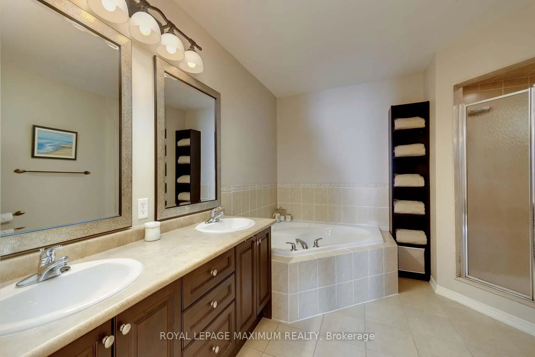 Photo 15 of 29 Barr Crescent, Aurora, Bayview Northeast — HOMEH