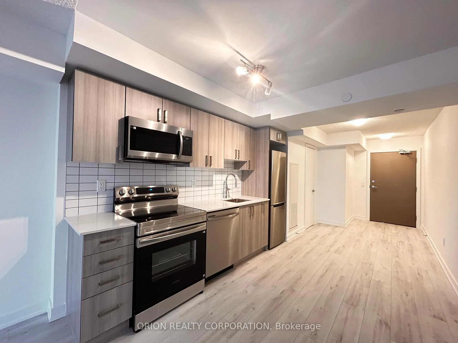 Photo 5 of Unit 1009, 1010 Sandy Beach Road, Pickering, Bay Ridges — HOMEH