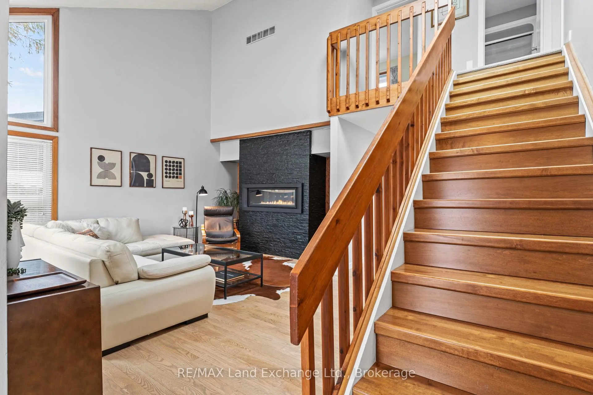 Photo 3 of 222 Penetangore Row, Kincardine — HOMEH