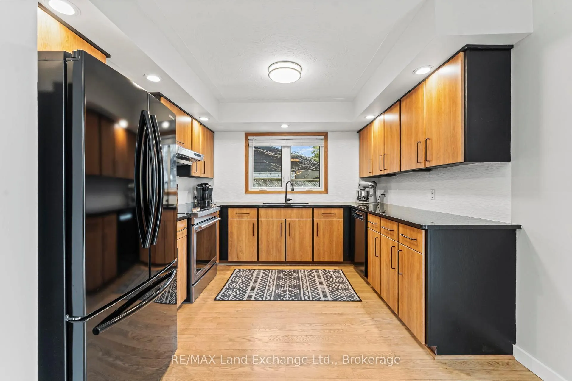 Photo 9 of 222 Penetangore Row, Kincardine — HOMEH