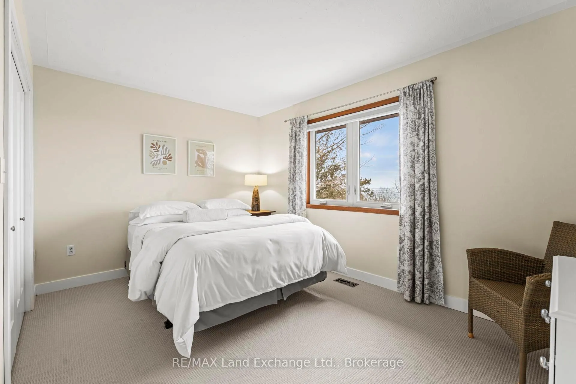 Photo 18 of 222 Penetangore Row, Kincardine — HOMEH