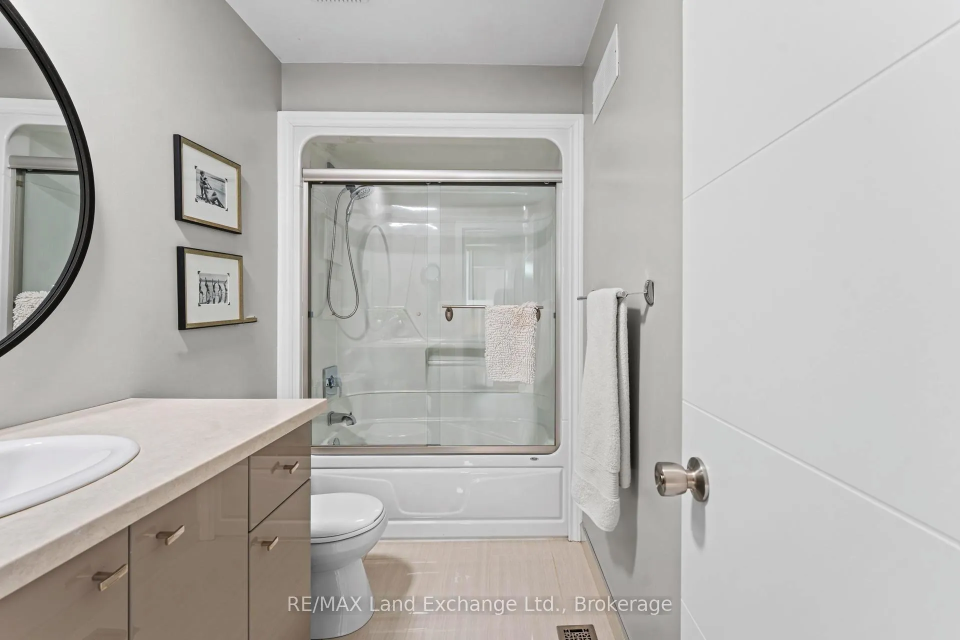 Photo 20 of 222 Penetangore Row, Kincardine — HOMEH
