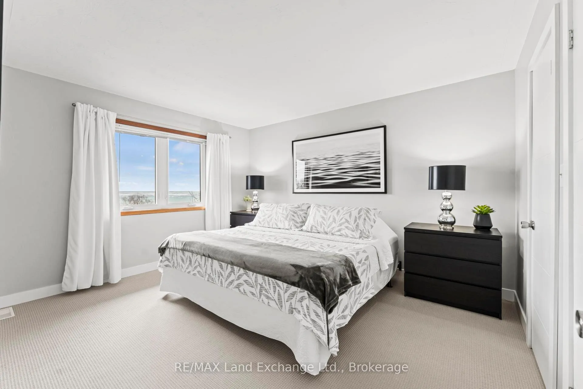 Photo 22 of 222 Penetangore Row, Kincardine — HOMEH