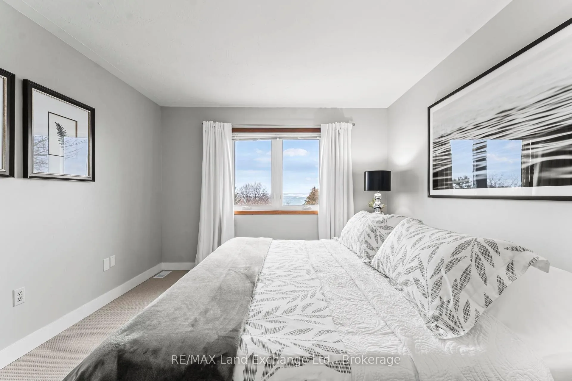 Photo 23 of 222 Penetangore Row, Kincardine — HOMEH