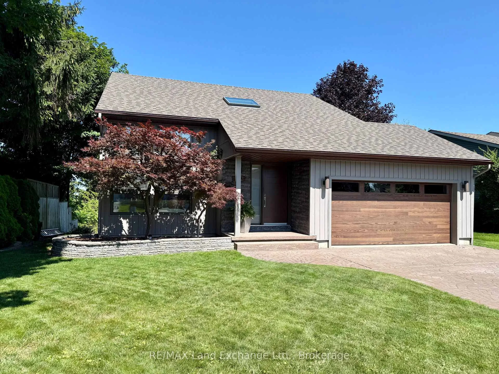 Photo of 222 Penetangore Row