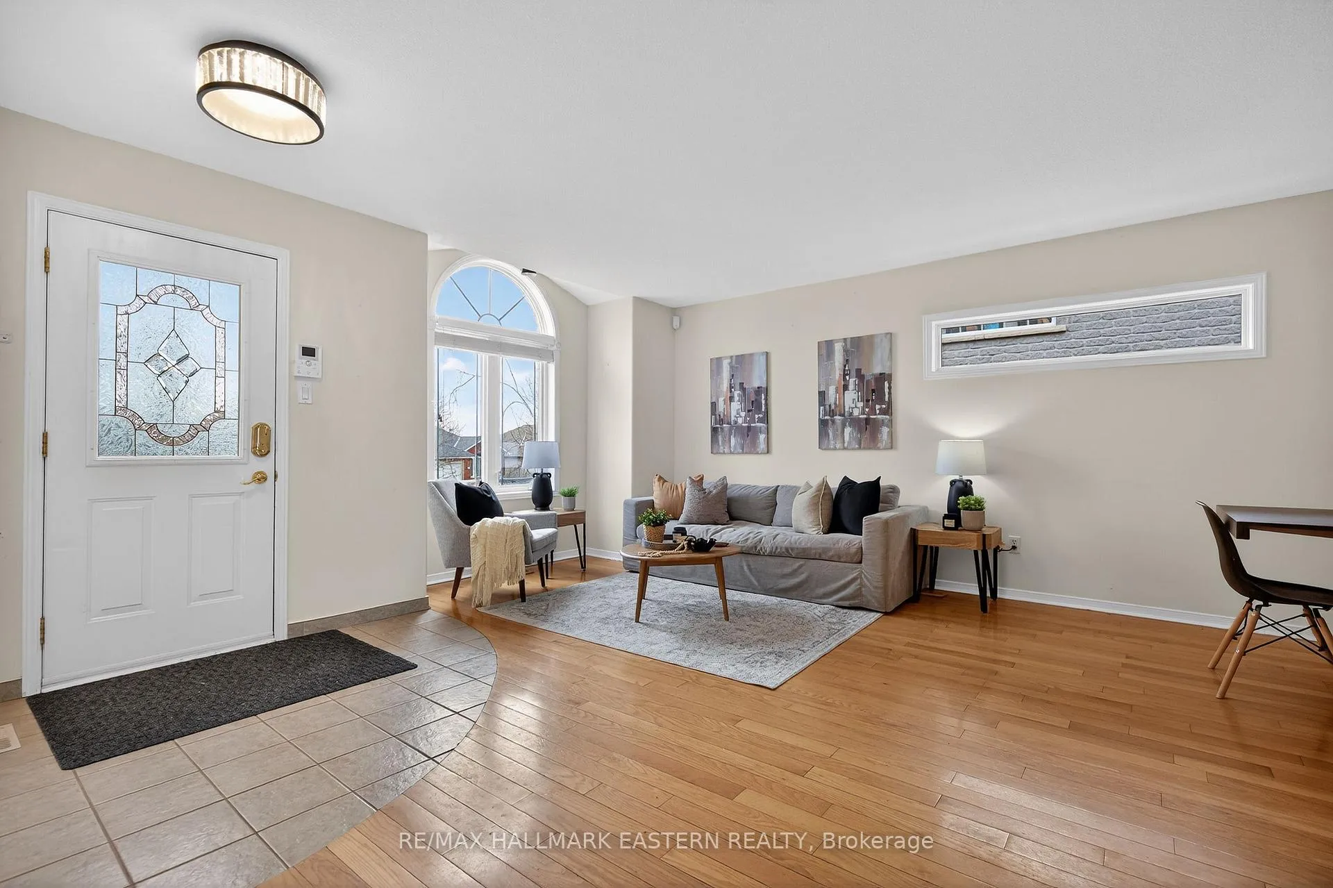 Photo 4 of 664 Trailview Drive, Peterborough, Ashburnham Ward 4 — HOMEH