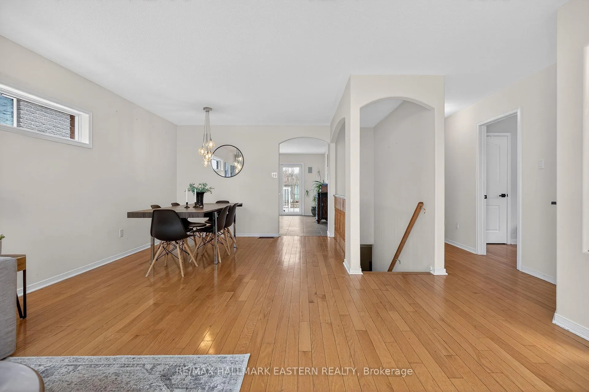 Photo 12 of 664 Trailview Drive, Peterborough, Ashburnham Ward 4 — HOMEH