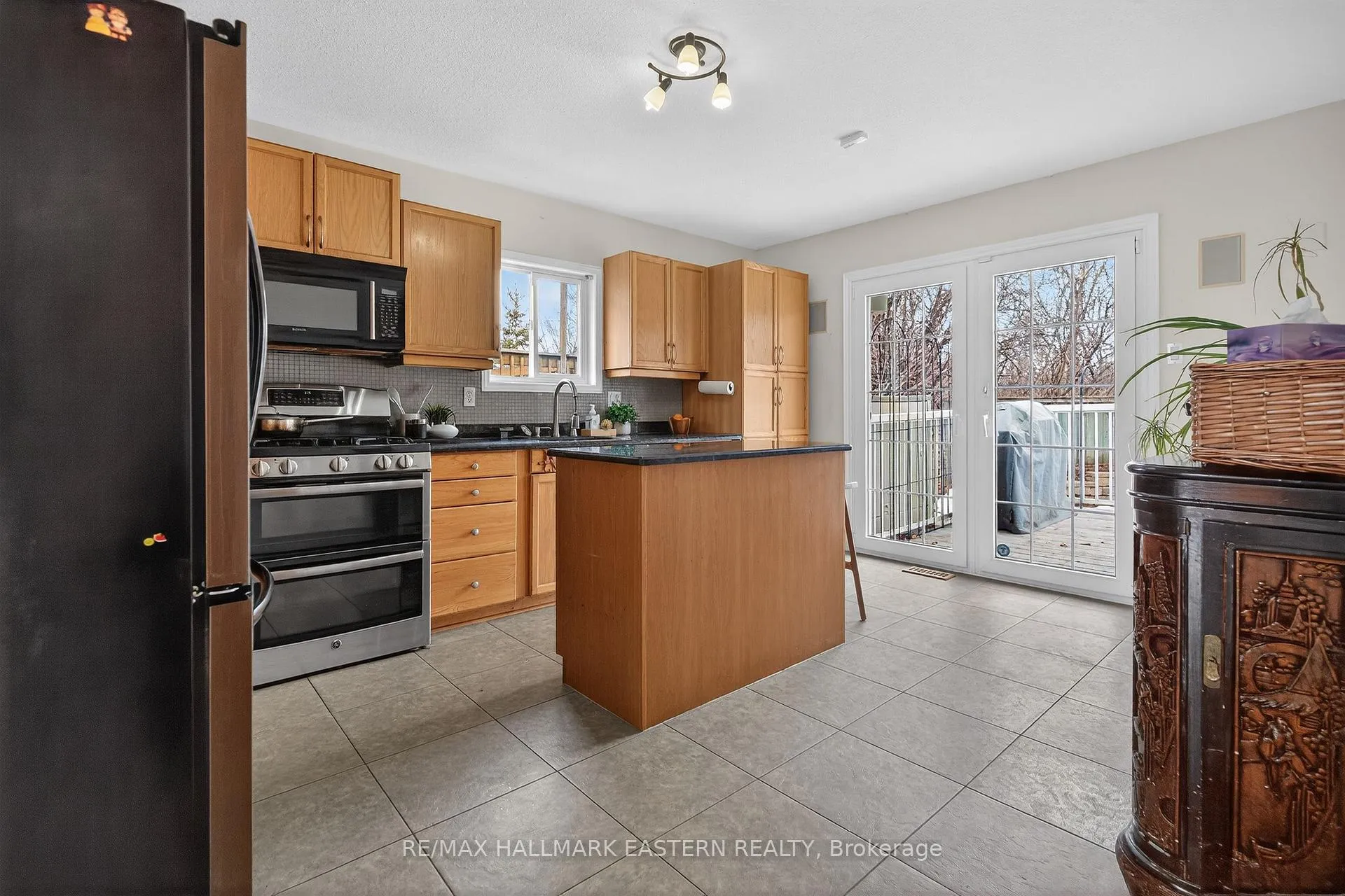 Photo 14 of 664 Trailview Drive, Peterborough, Ashburnham Ward 4 — HOMEH