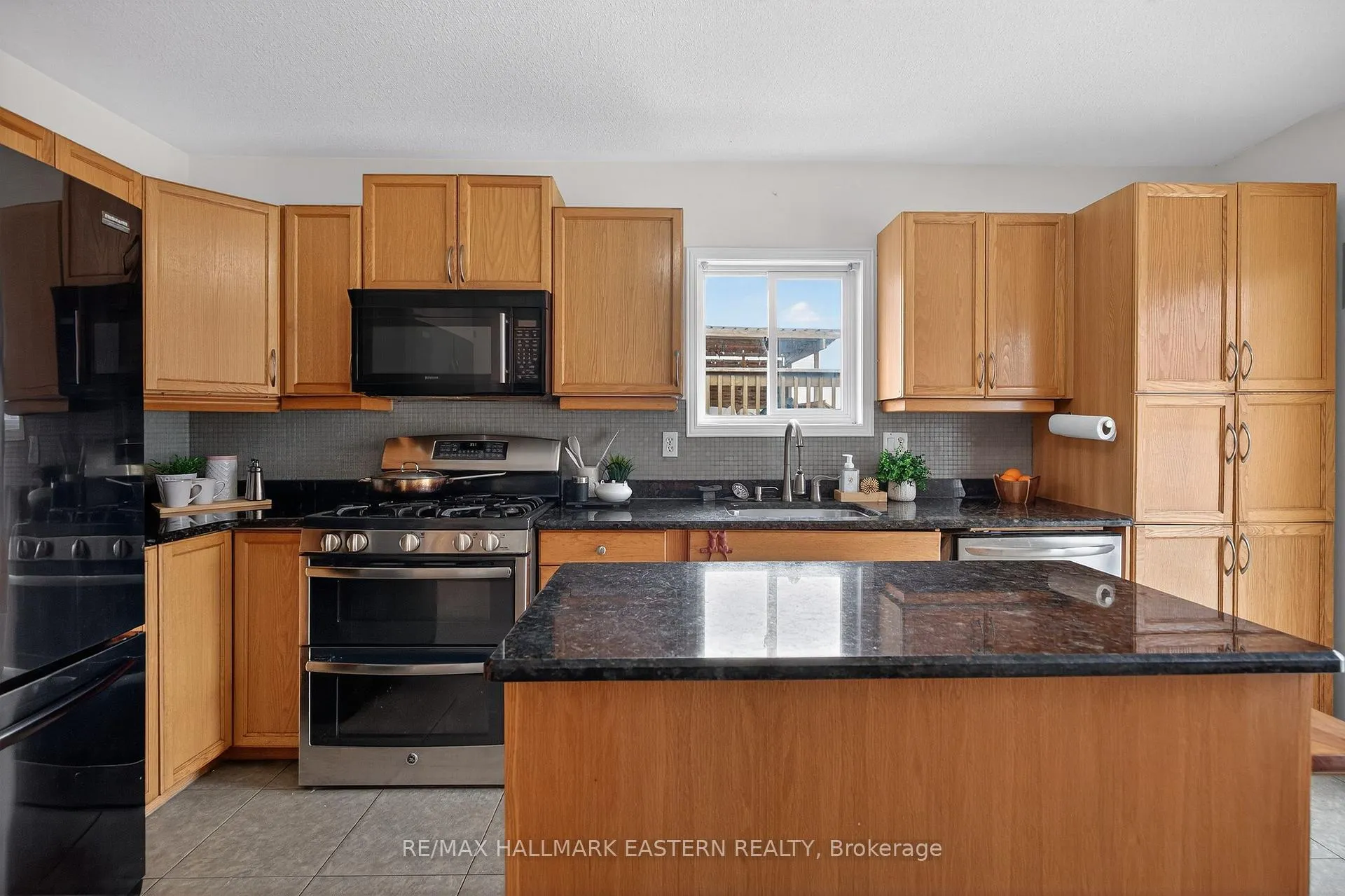 Photo 17 of 664 Trailview Drive, Peterborough, Ashburnham Ward 4 — HOMEH