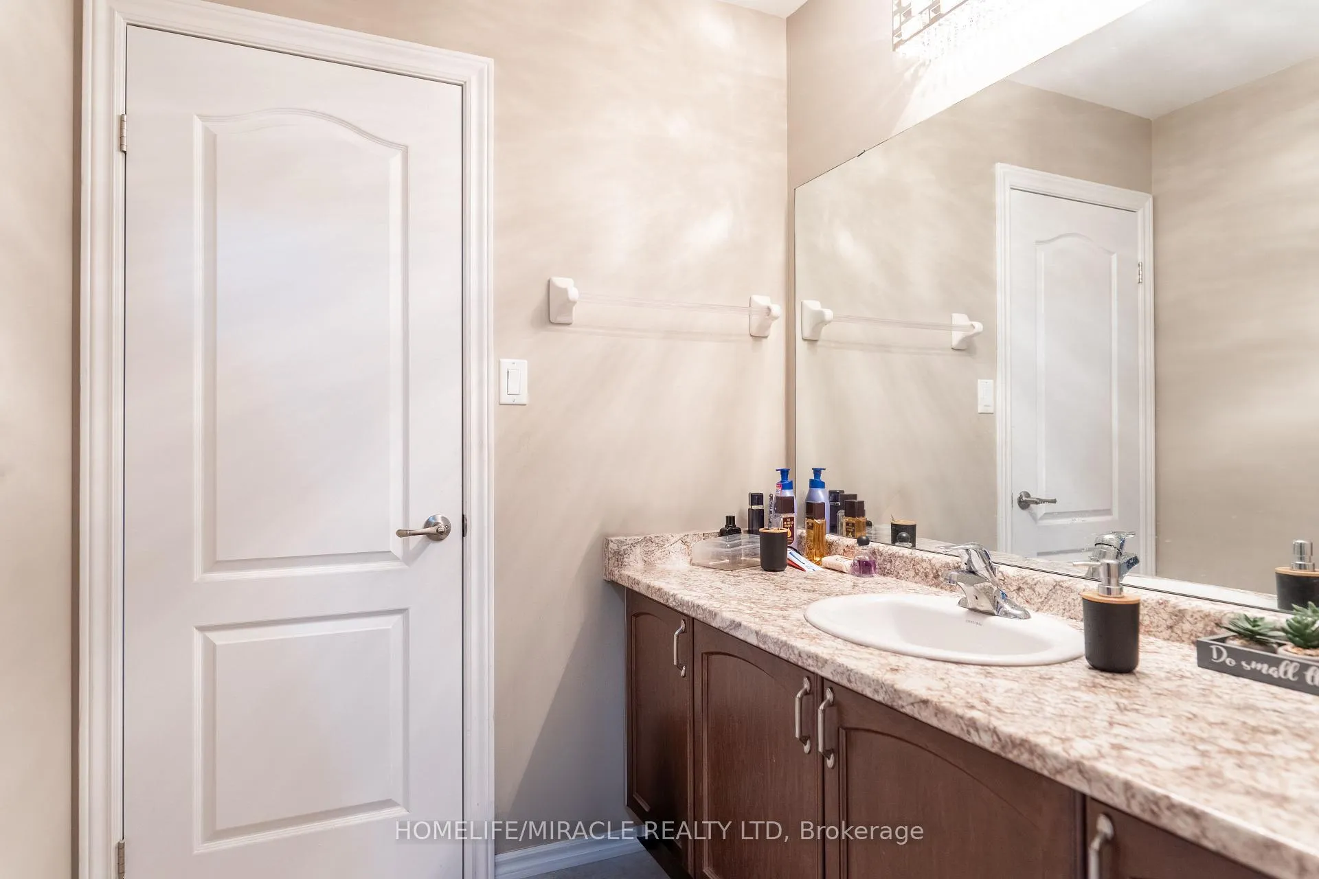 Photo 25 of 11 Magical Road, Brampton, Northwest Brampton — HOMEH