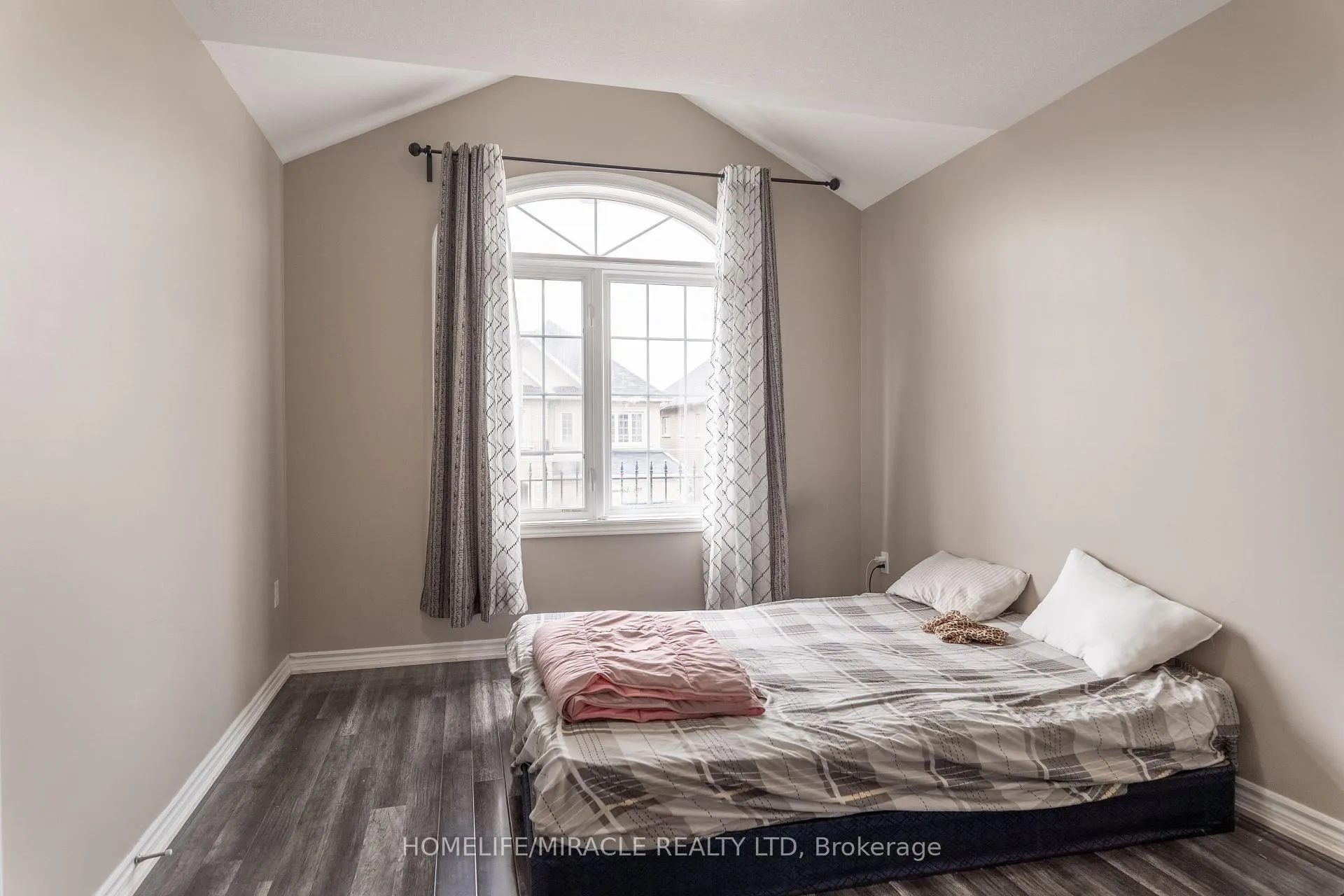 Photo 26 of 11 Magical Road, Brampton, Northwest Brampton — HOMEH