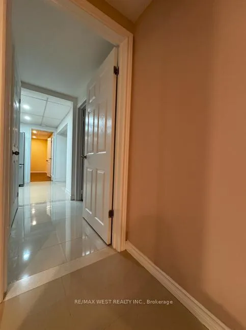 Photo 5 of 16 Milne Lane, Markham, Bullock — HOMEH