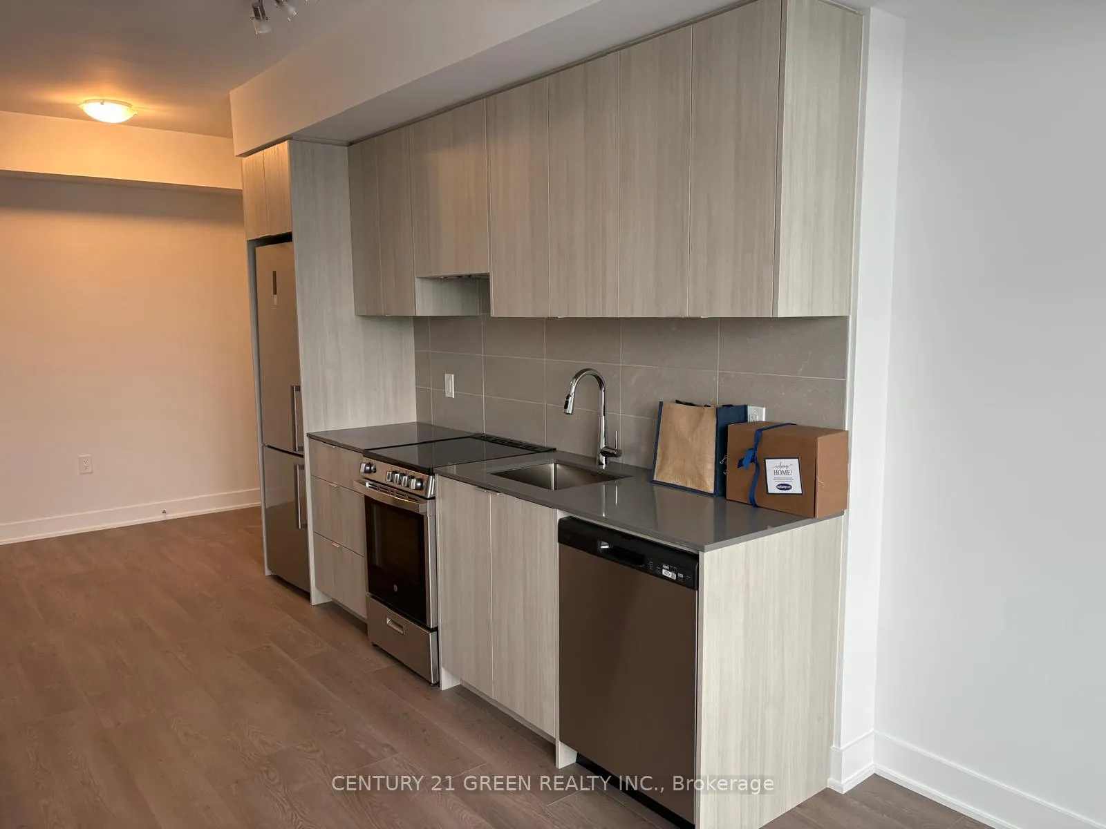Photo 5 of Unit 1012, 2088 James Street, Burlington, Brant — HOMEH
