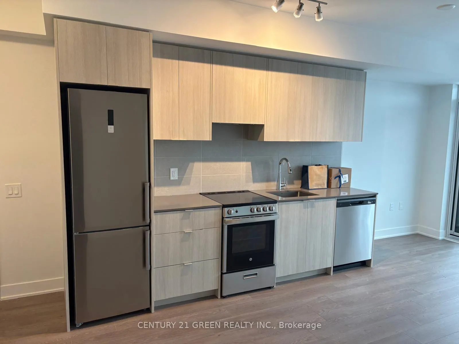 Photo 7 of Unit 1012, 2088 James Street, Burlington, Brant — HOMEH