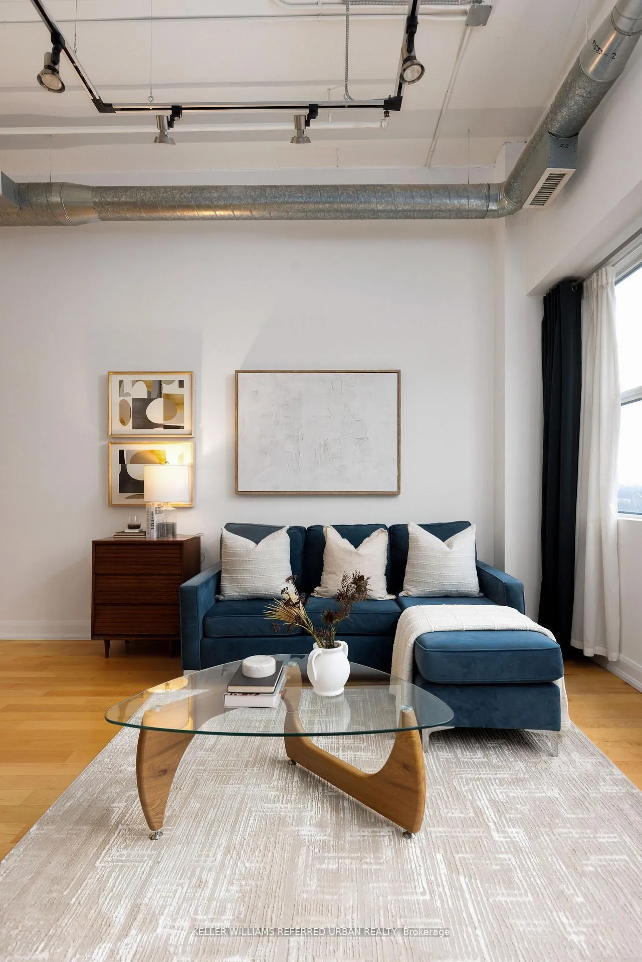 Photo 9 of Unit 804, 700 King Street, Toronto, Niagara — HOMEH