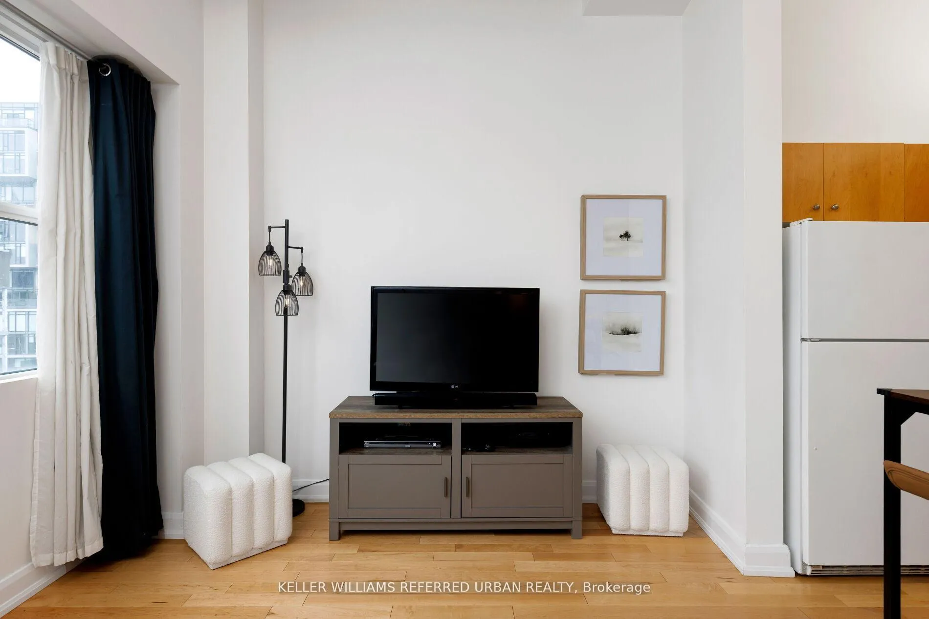 Photo 12 of Unit 804, 700 King Street, Toronto, Niagara — HOMEH