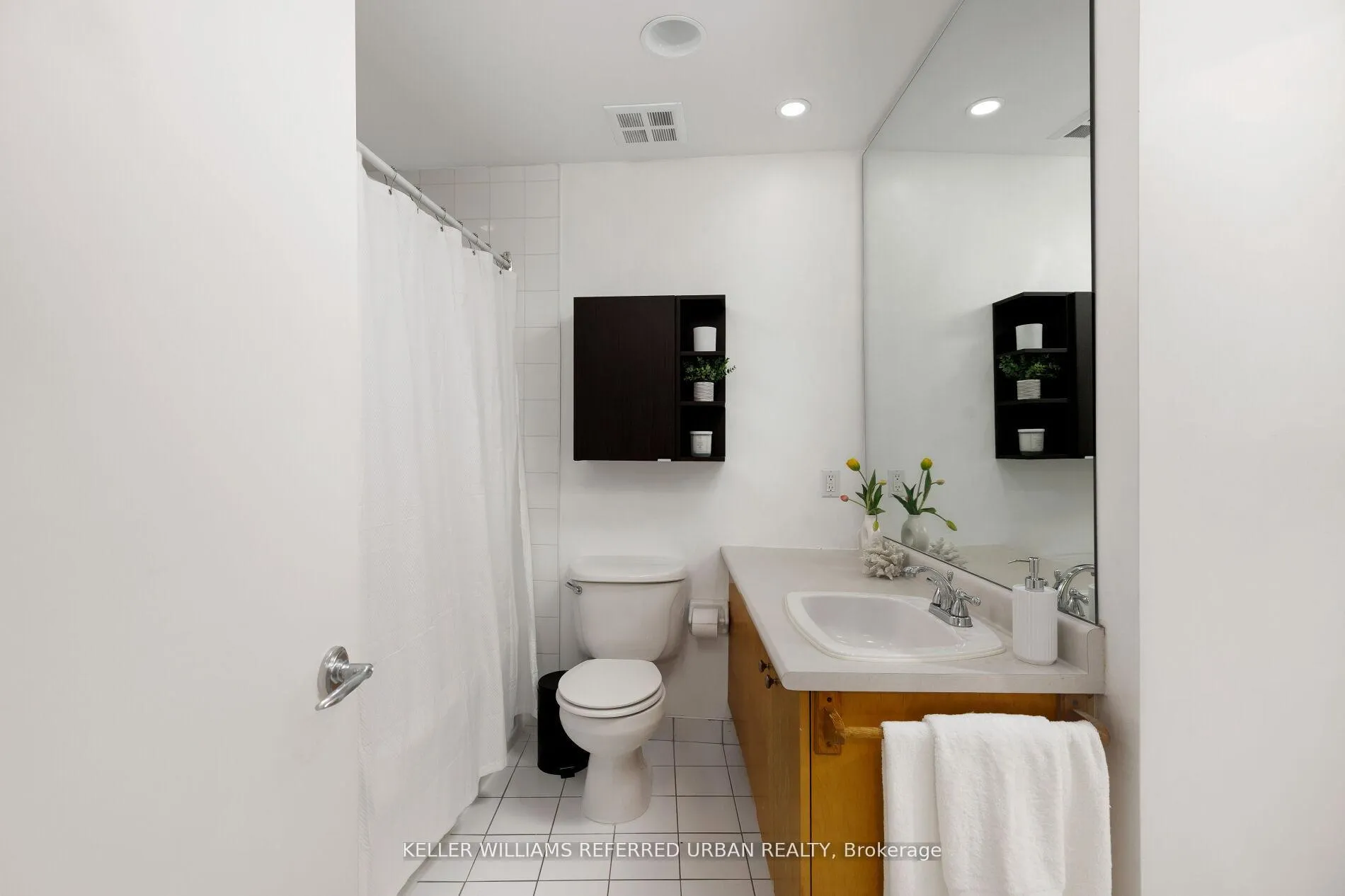 Photo 24 of Unit 804, 700 King Street, Toronto, Niagara — HOMEH