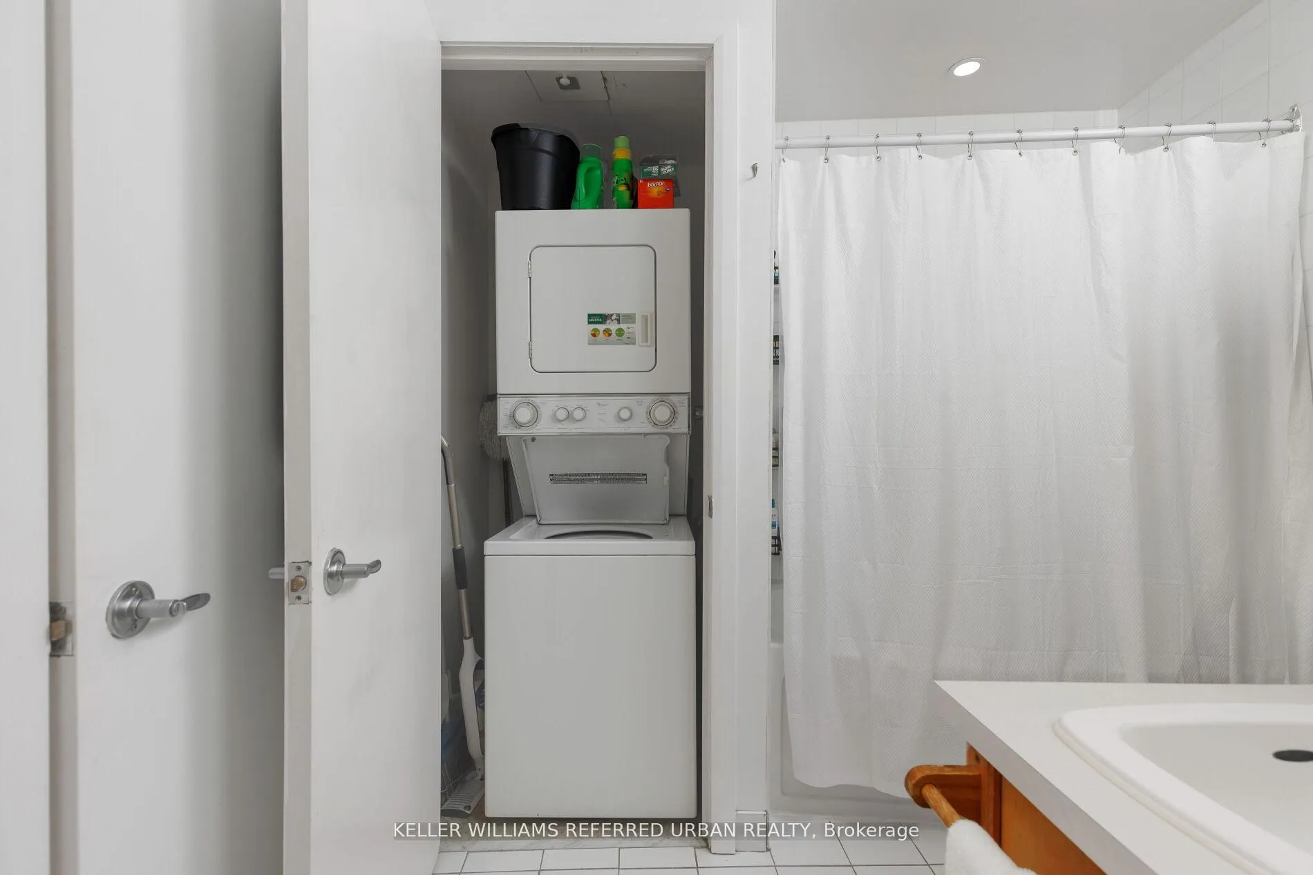 Photo 26 of Unit 804, 700 King Street, Toronto, Niagara — HOMEH