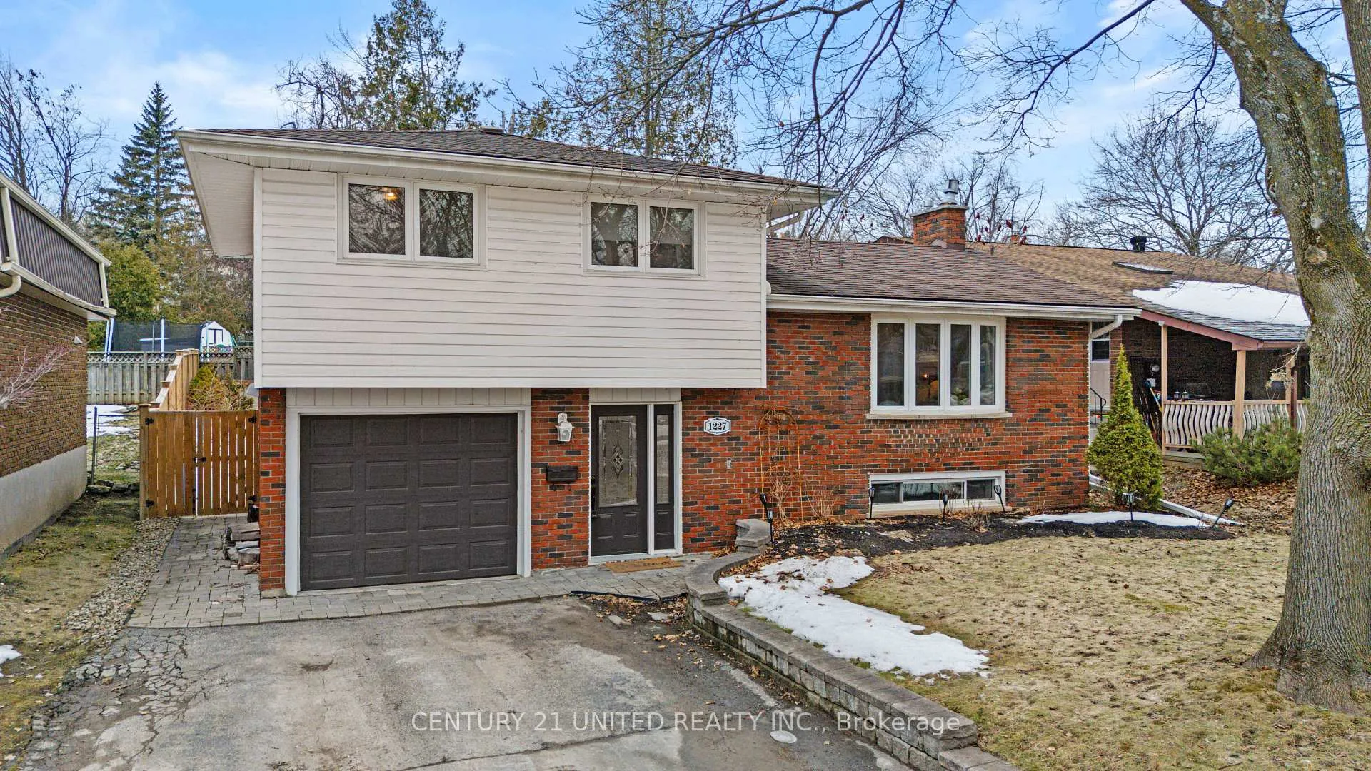 Front of 1227 Cartier Boulevard