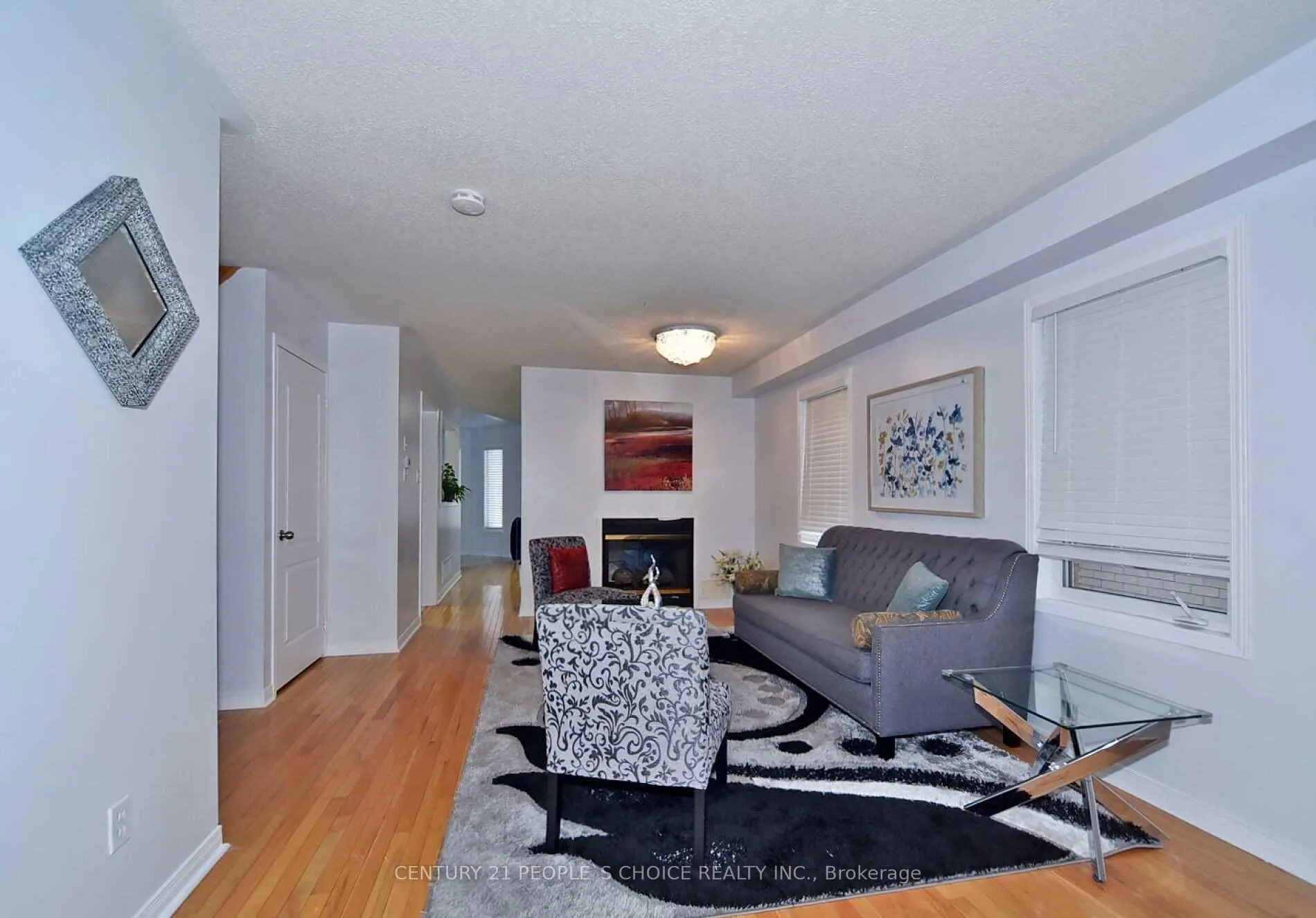 Photo 4 of 20 National Pine Drive, Vaughan, Vellore Village — HOMEH