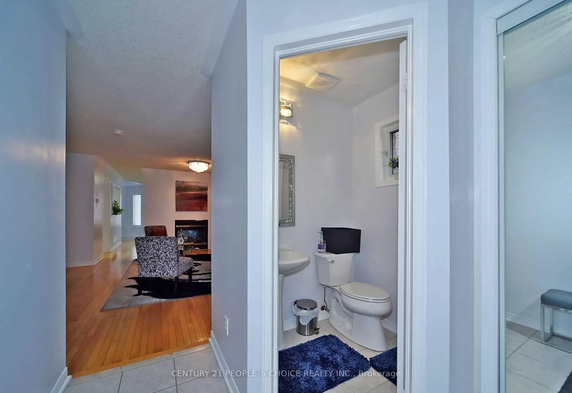 Photo 6 of 20 National Pine Drive, Vaughan, Vellore Village — HOMEH