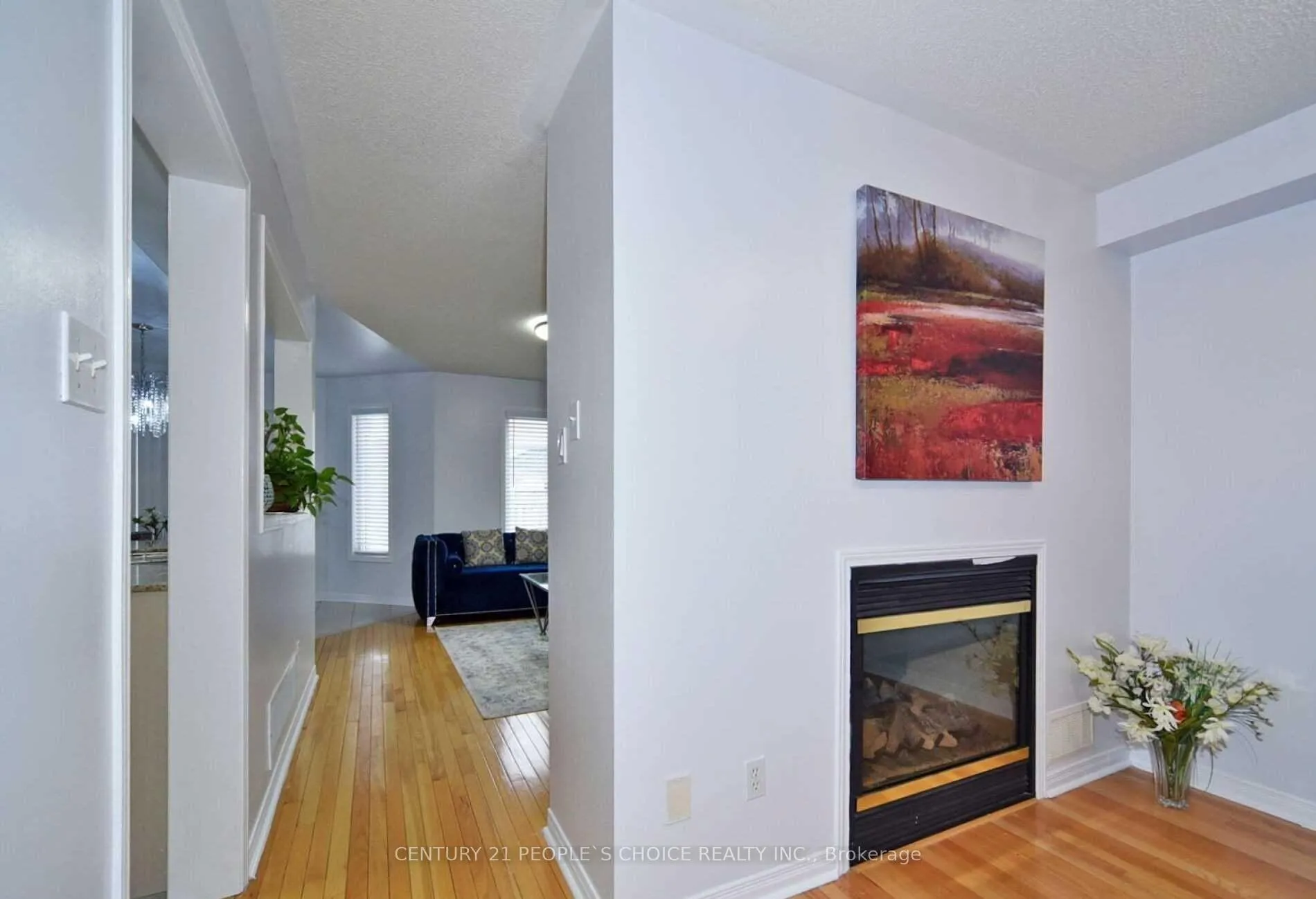 Photo 7 of 20 National Pine Drive, Vaughan, Vellore Village — HOMEH