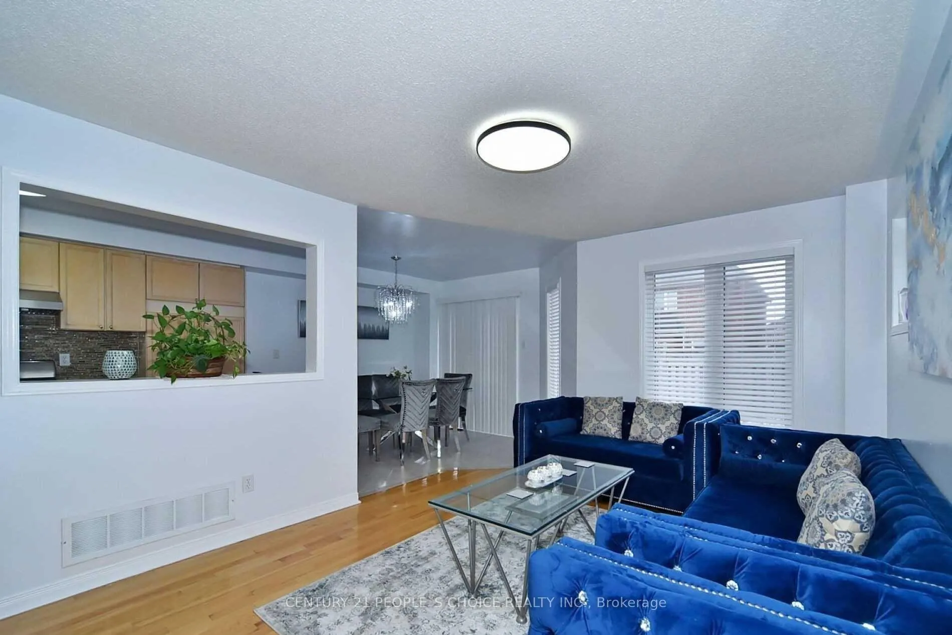 Photo 10 of 20 National Pine Drive, Vaughan, Vellore Village — HOMEH