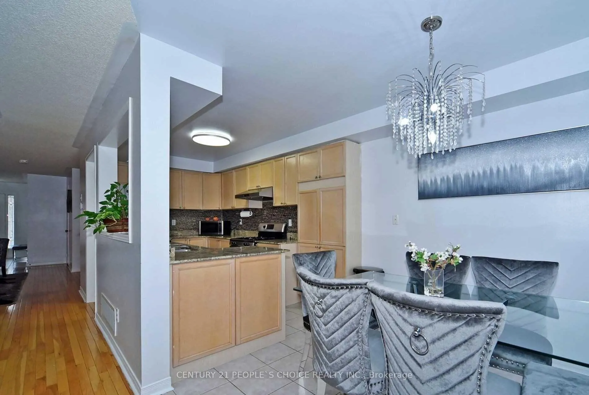 Photo 15 of 20 National Pine Drive, Vaughan, Vellore Village — HOMEH